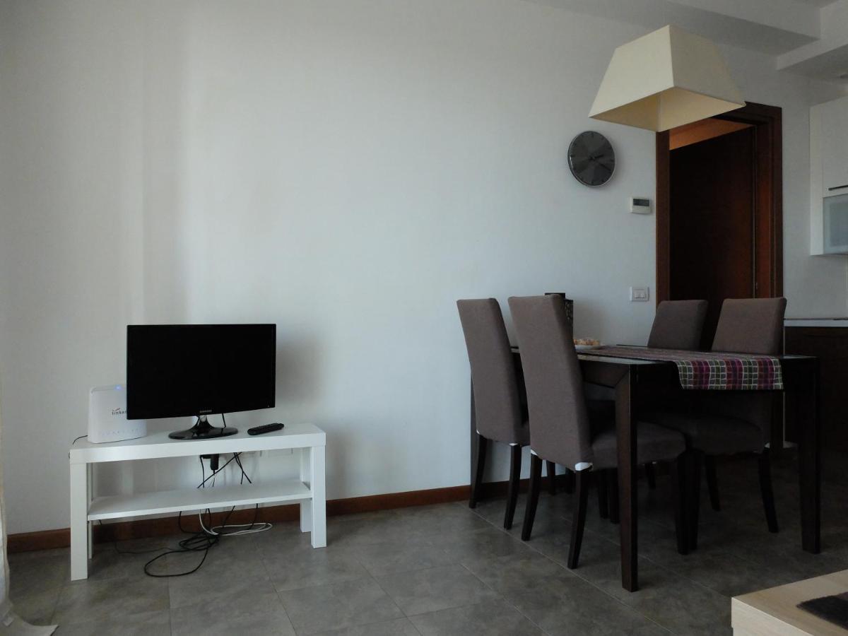 Moderno Trilocale Laura Daire Dalmine Dış mekan fotoğraf