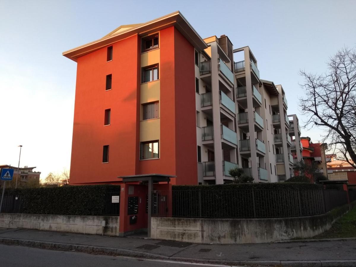 Moderno Trilocale Laura Daire Dalmine Dış mekan fotoğraf